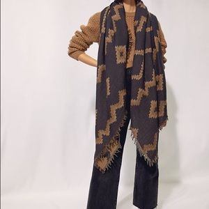 ARITZIA- Wilfred Diamond Mosaic Blanket Scarf